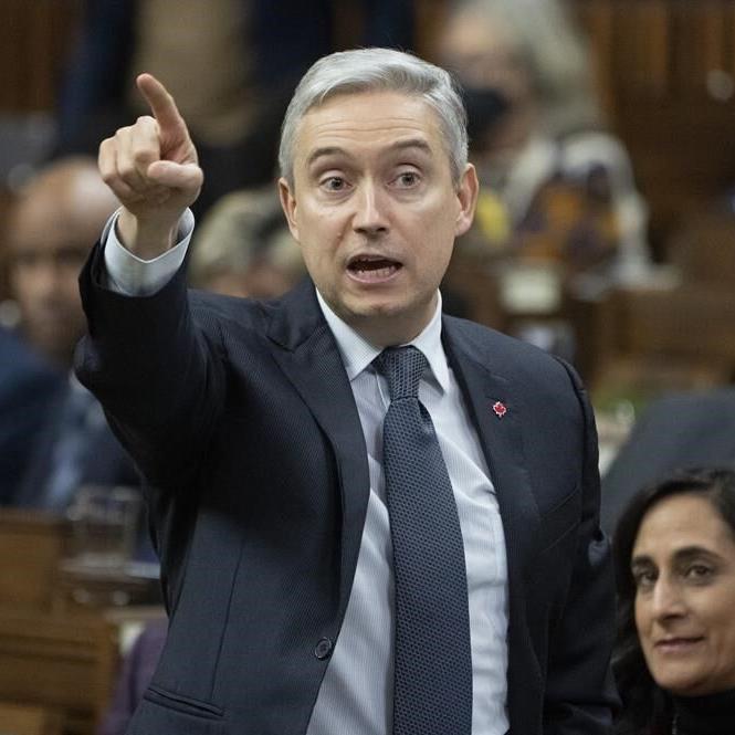 CRTC looking into wireless roaming fee hikes as industry minister signals concern
